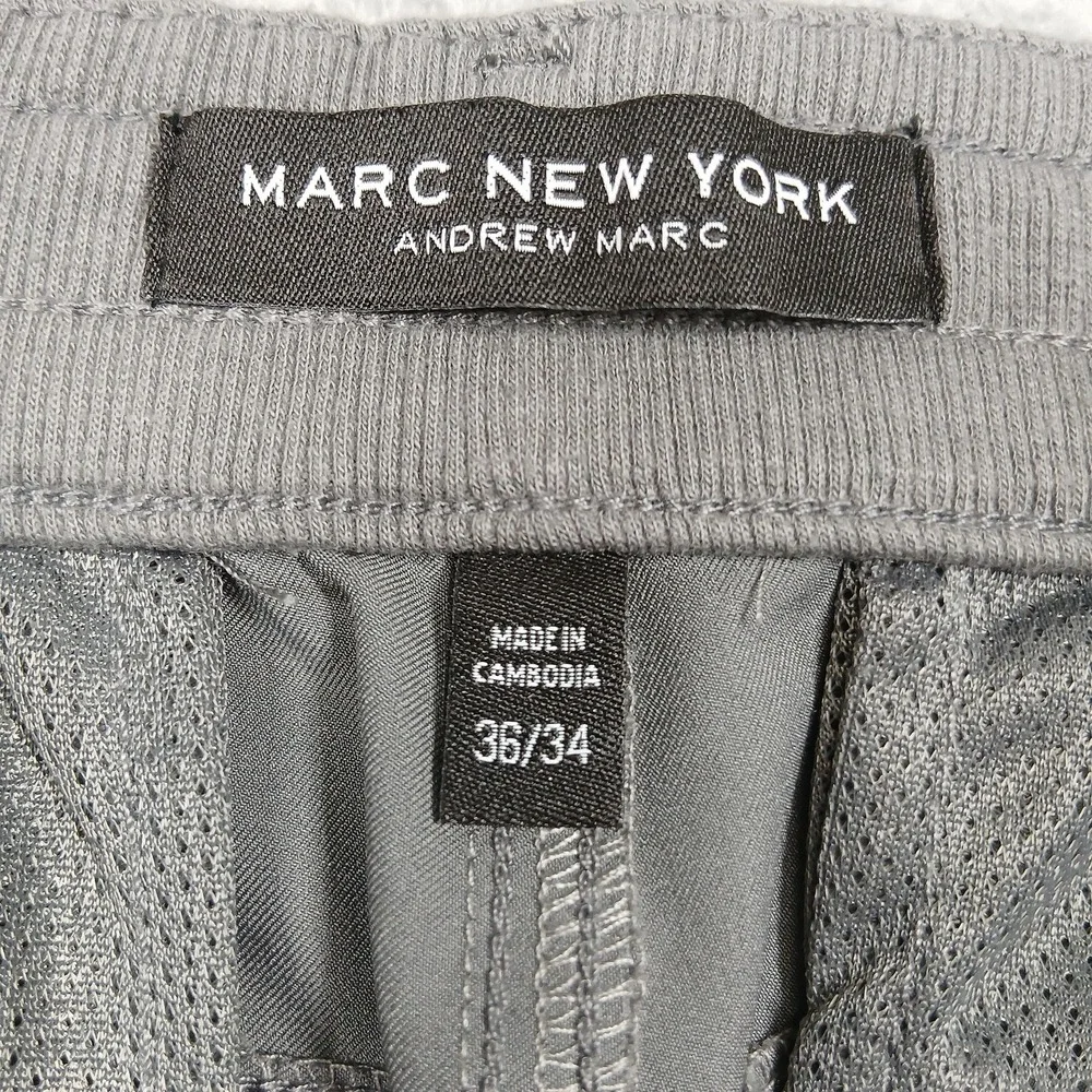 Marc New York Andrew Marc Men Tech Performance Chino Pants 36x34 Gray EUC‎